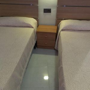 Habitación con 2 Camas Individuales